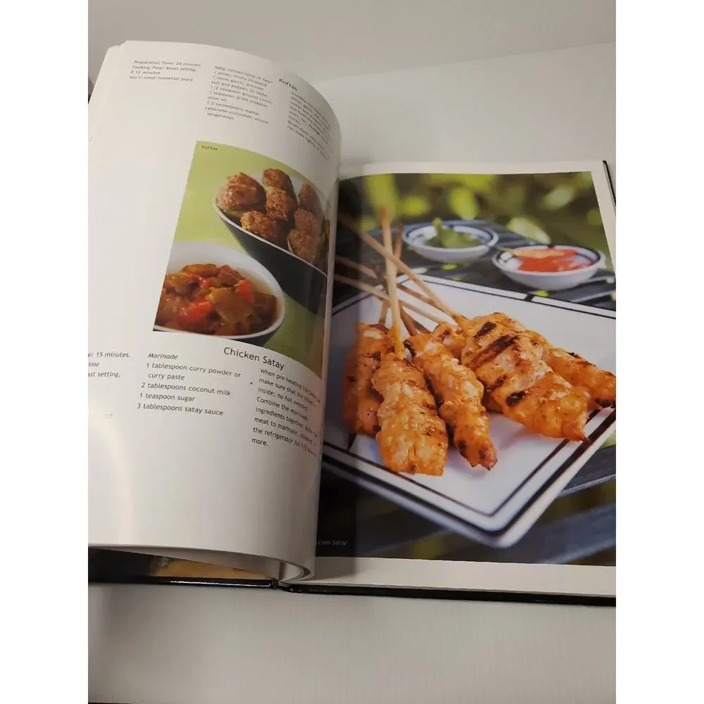 Australia's Own Cookbook for the Weber Q by Ross McDonald Hardcover